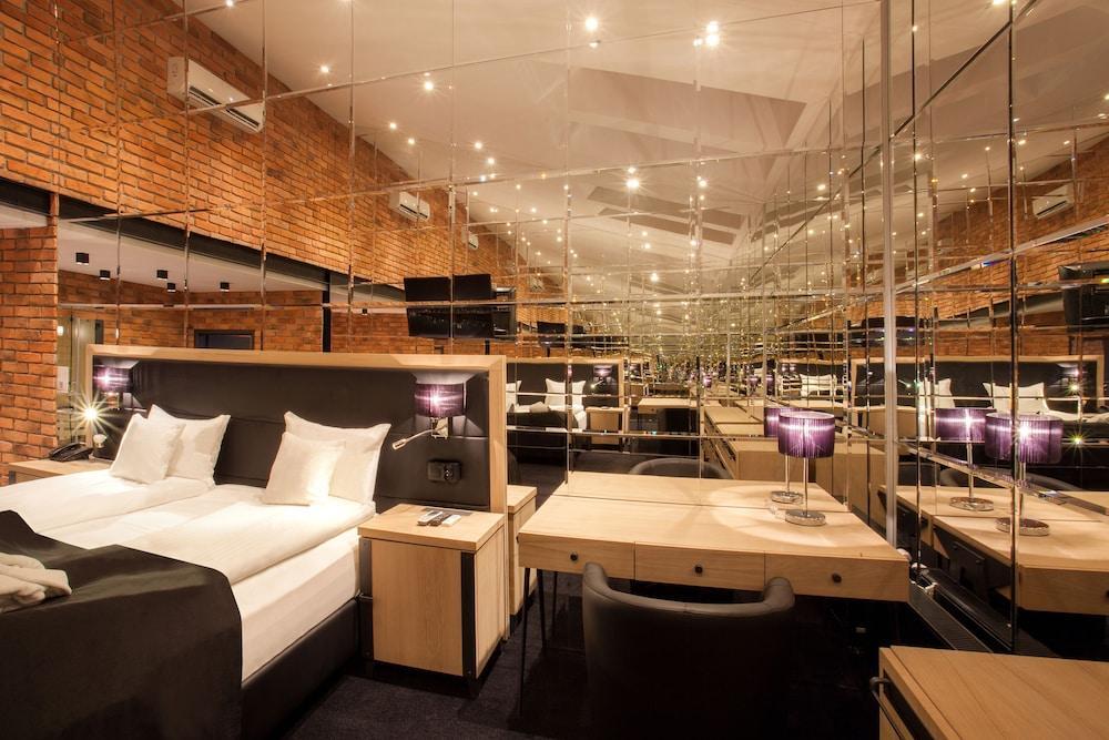 Hotel Betmanowska Main Square Adults Only 4*